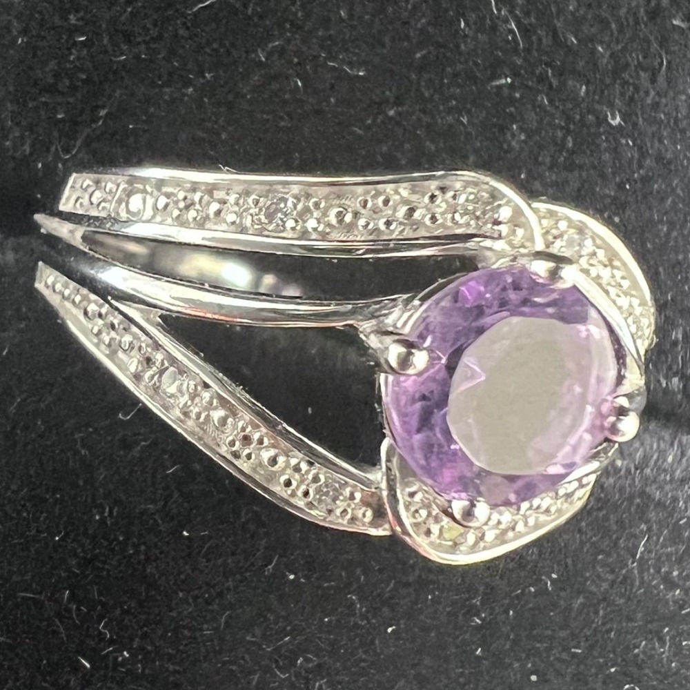 Avon Sterling Silver Genuine Amethyst Bypass Ring Size 7 Purple Gemstone 925‎ - Picture 3 of 10